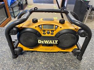 DEWALT WORK RADIO DC011 Good Buya